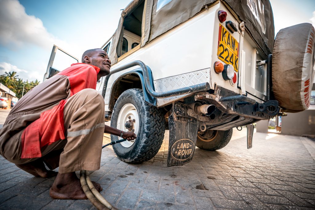 Why Are Ugandan Tire Fixers The Best Choice For Kuwait?