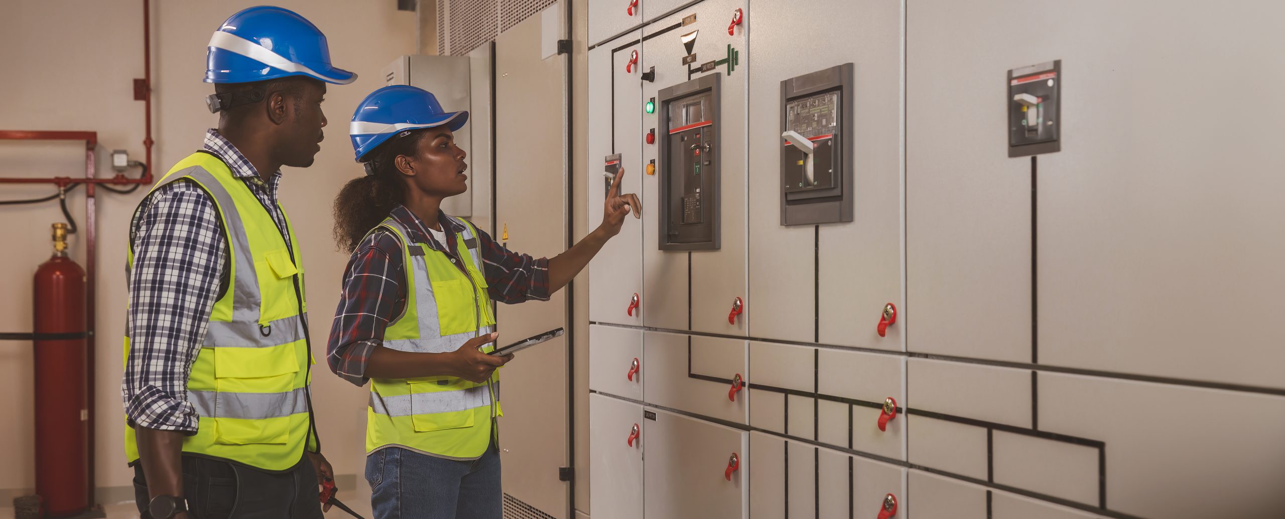 Apply For Electricians Job Abroad