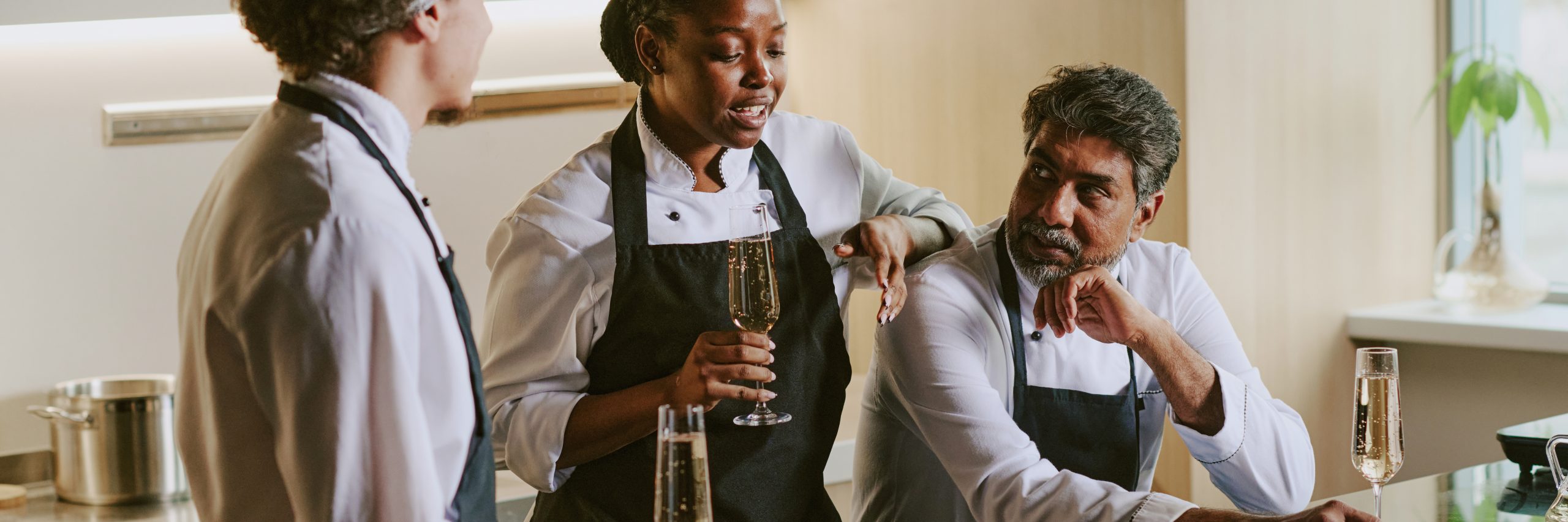 Apply for Waiters and Waitresses job abroad